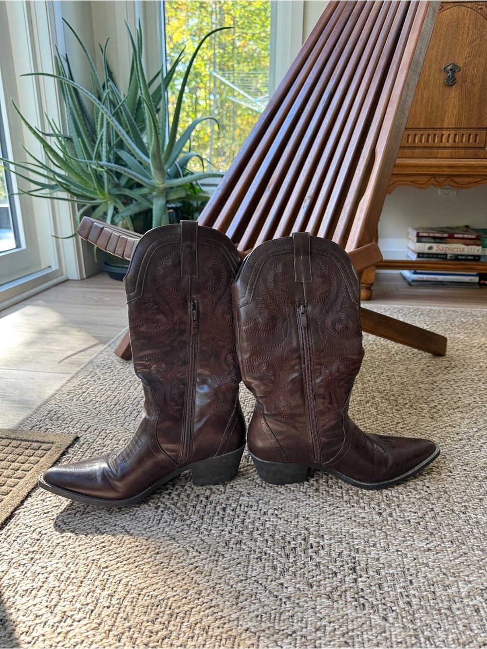 Women's Brown Western Cowboy Boots - Size 8
